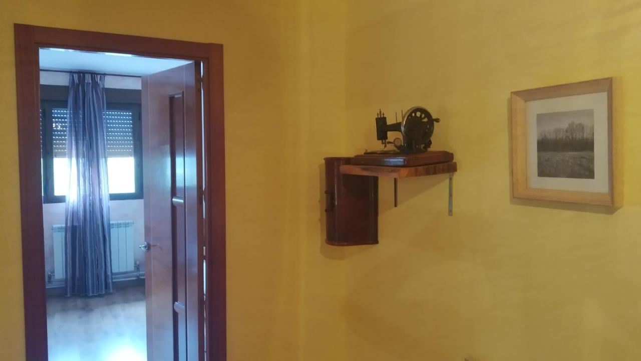 La Casa Rural De Alicia Бустарес Экстерьер фото