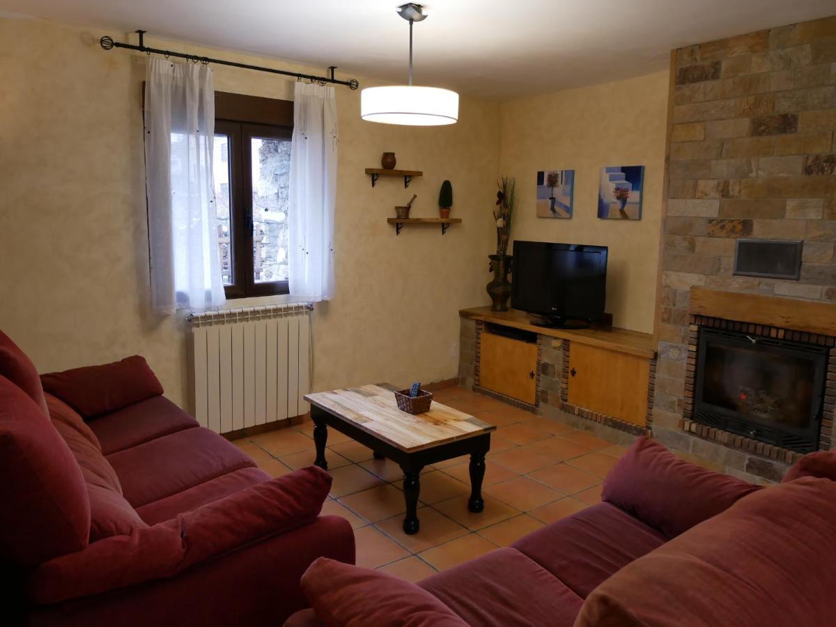 La Casa Rural De Alicia Бустарес Экстерьер фото